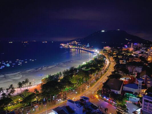 View Bãi Trước nhìn từ Breeze rooftop bar Vũng Tàu